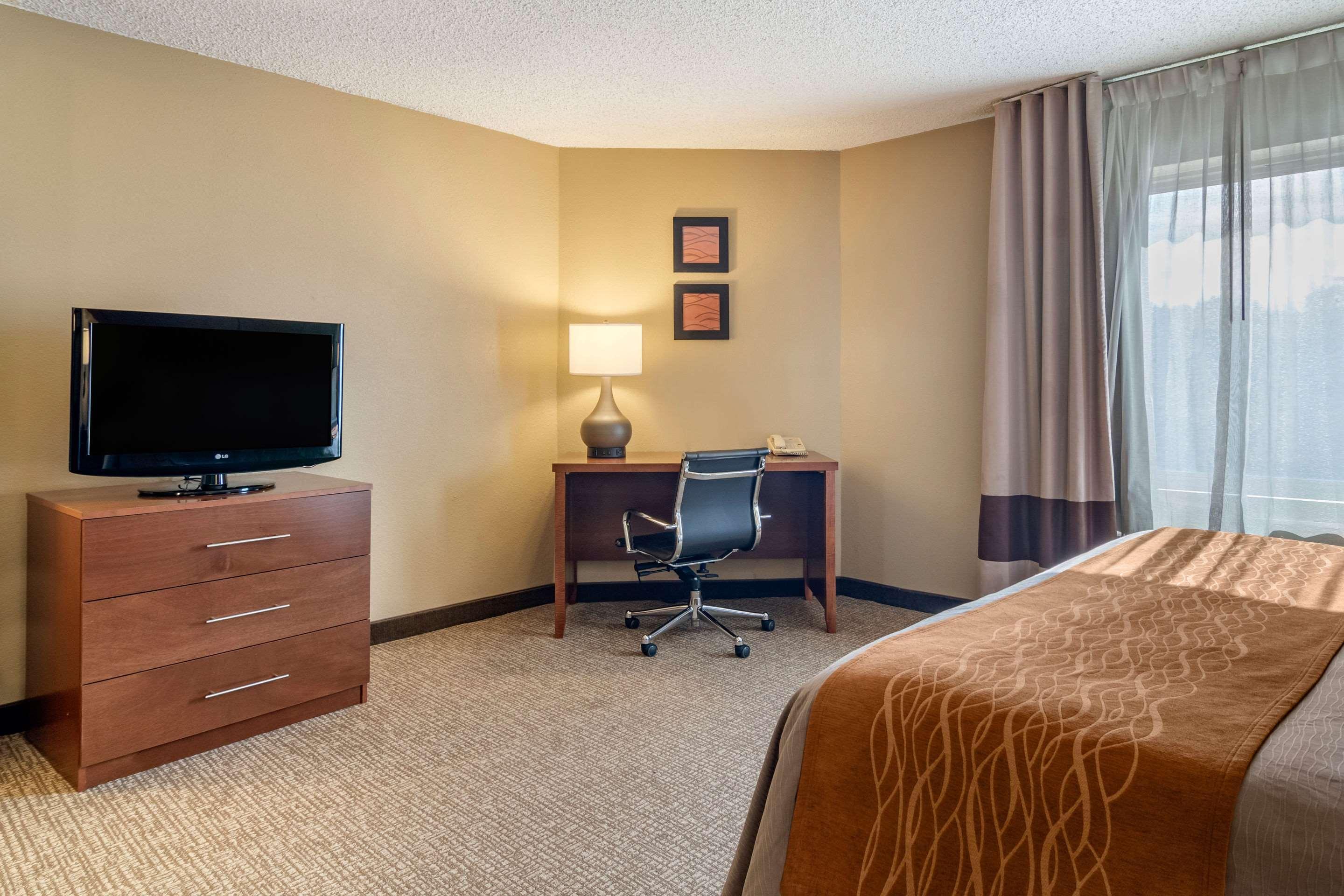Comfort Inn & Suites Suwanee - Sugarloaf Exterior photo
